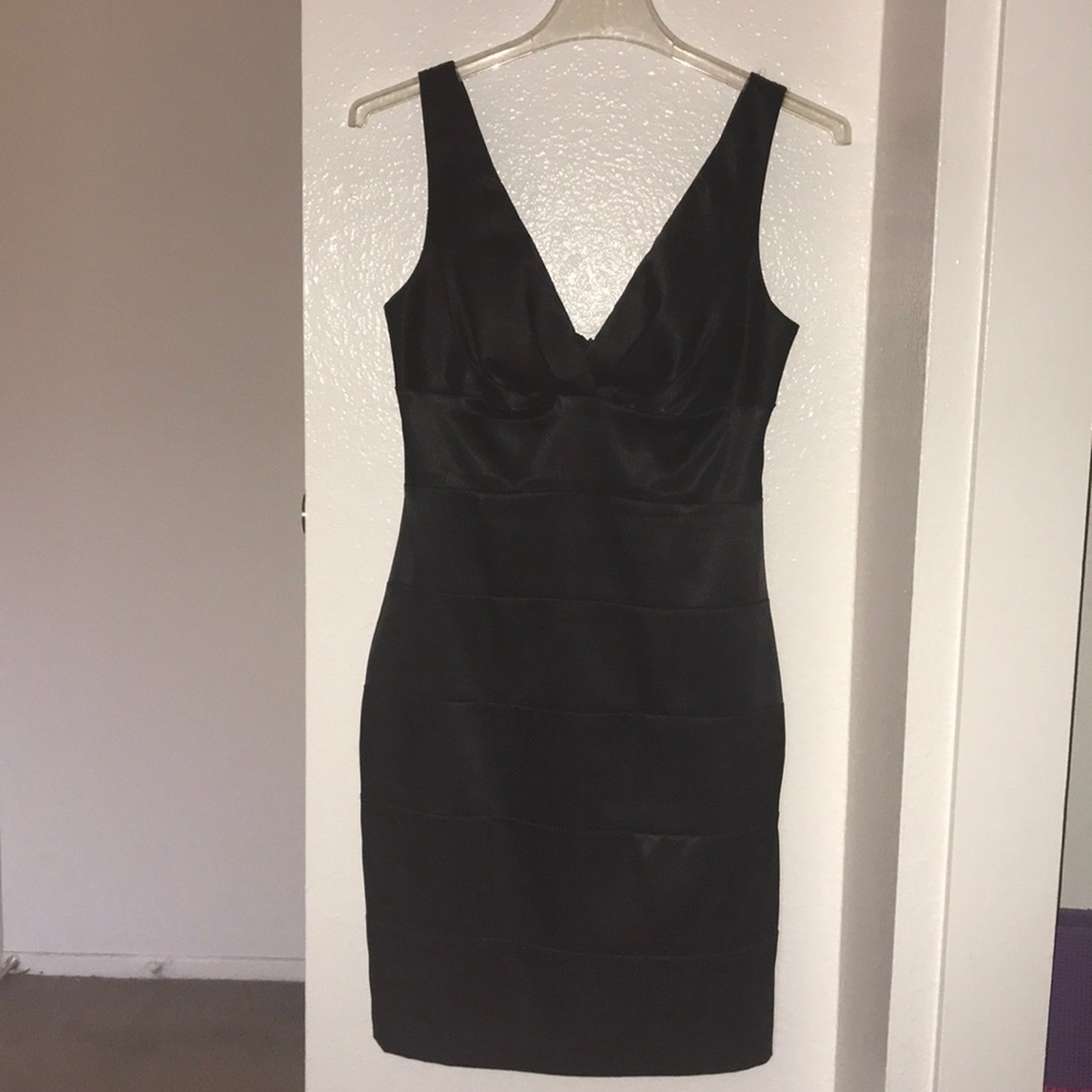 Black hourglass figure dress. Little Black Dress.